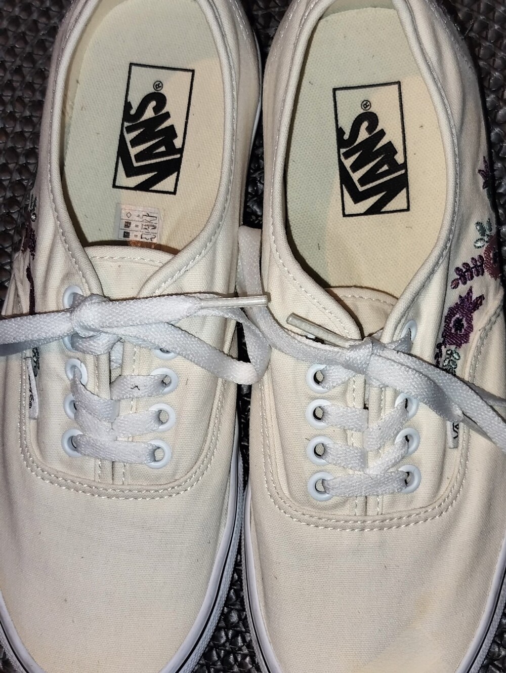 Vans Women's Cream Canvas Floral Embroidered Low-Top Sneakers